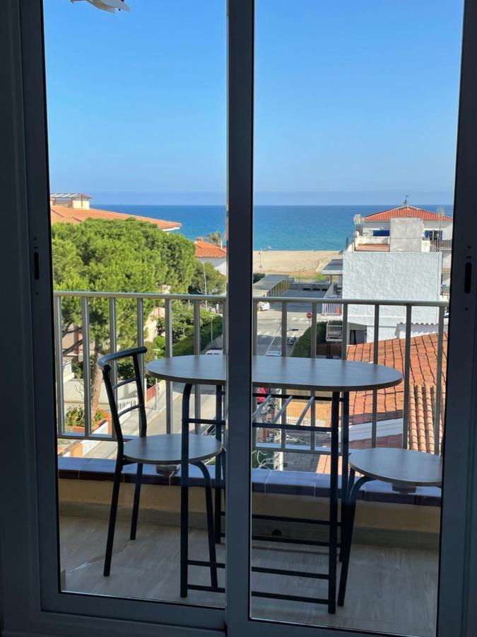 Acogedor Estudio En La Playa, Con Vistas Al Mar, Y Piscina Comunitaria Sant Salvador Esterno foto